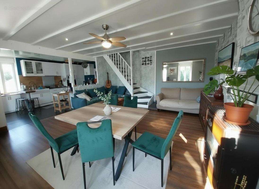 Maison à SAINT-GERMAIN-DE-LUSIGNAN