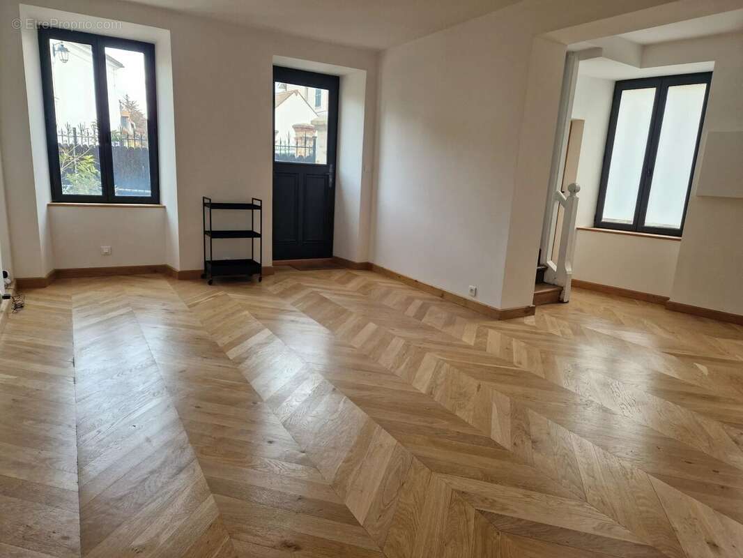 Maison à VOISINS-LE-BRETONNEUX