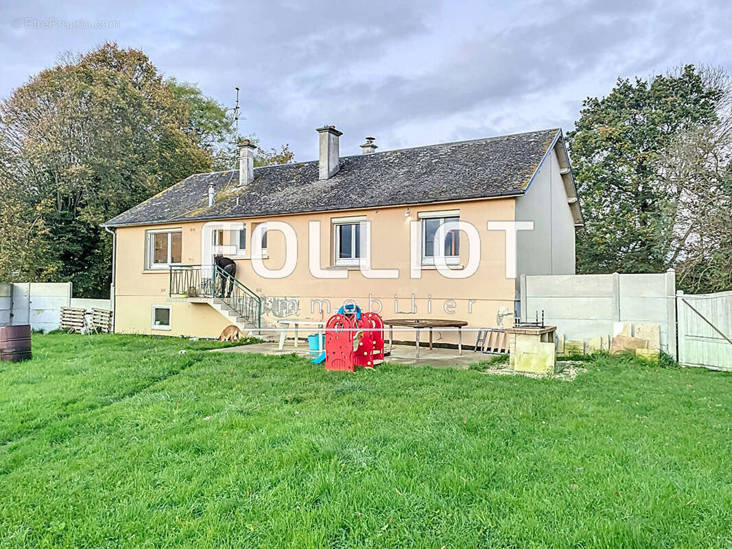 Maison à SAINT-PAIR-SUR-MER