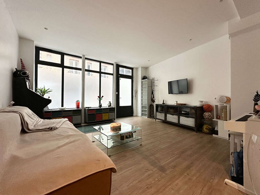 Appartement à PARIS-18E