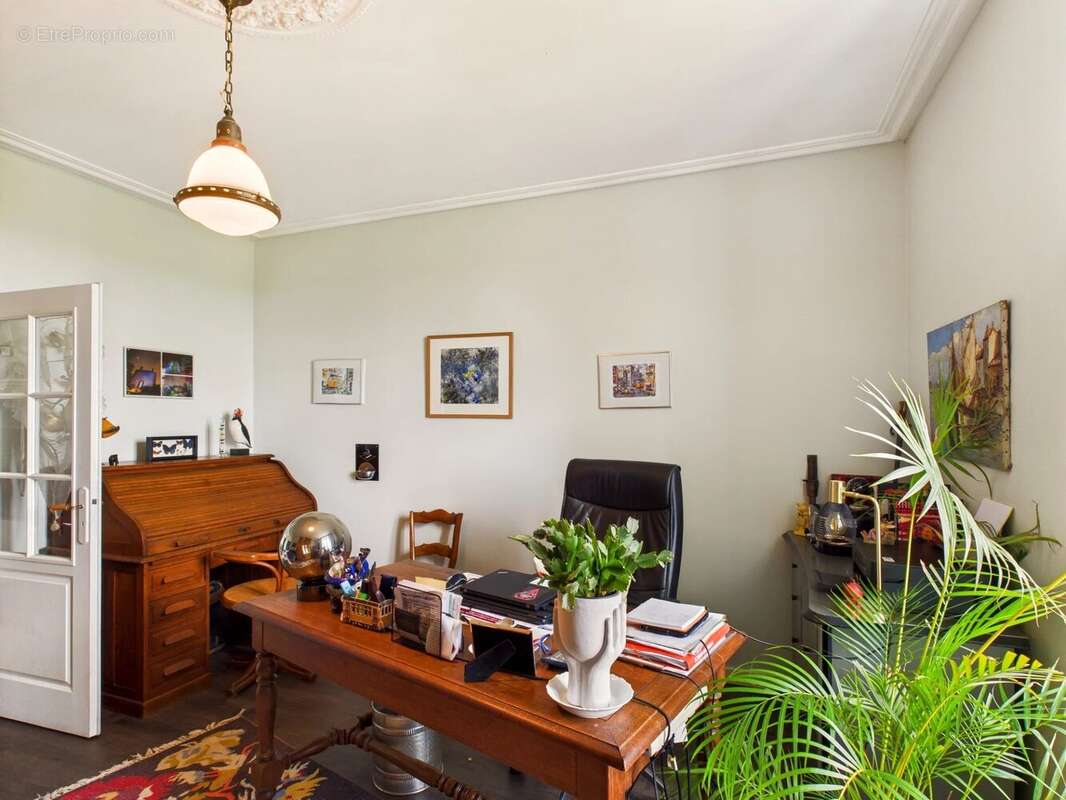 Maison de campagne surélevée avec grande grange et plus de 3 hectares de terrain - photo 7