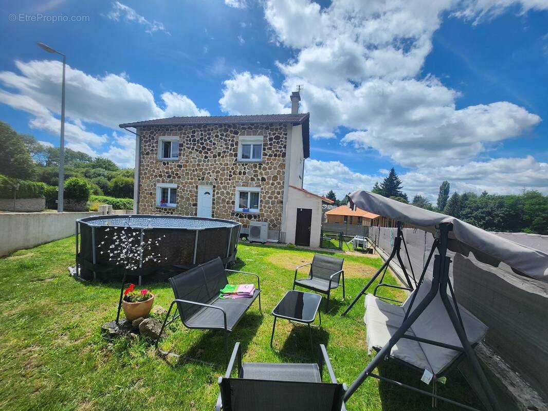 Maison à COMPREIGNAC