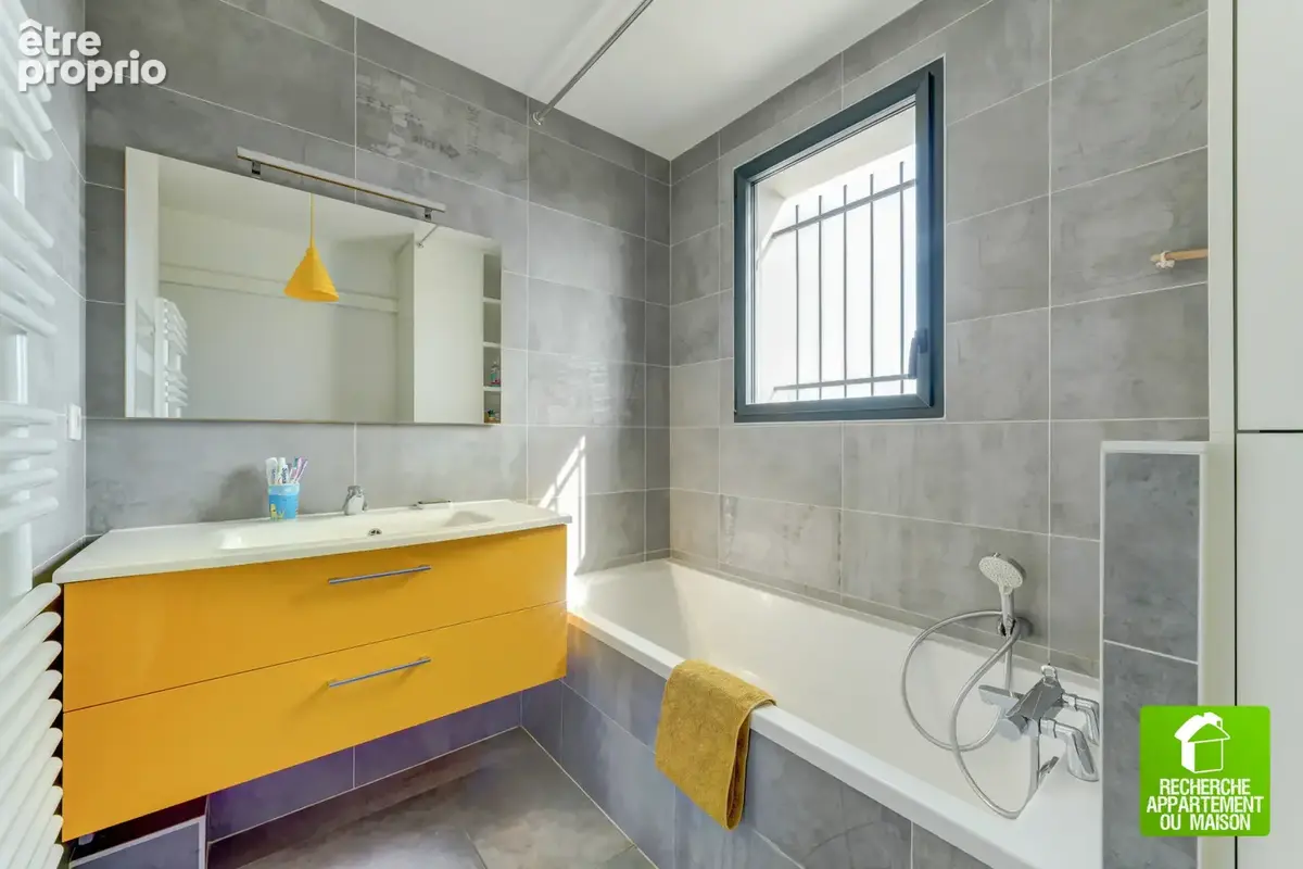 Maison recente au centre de craponne - photo 12