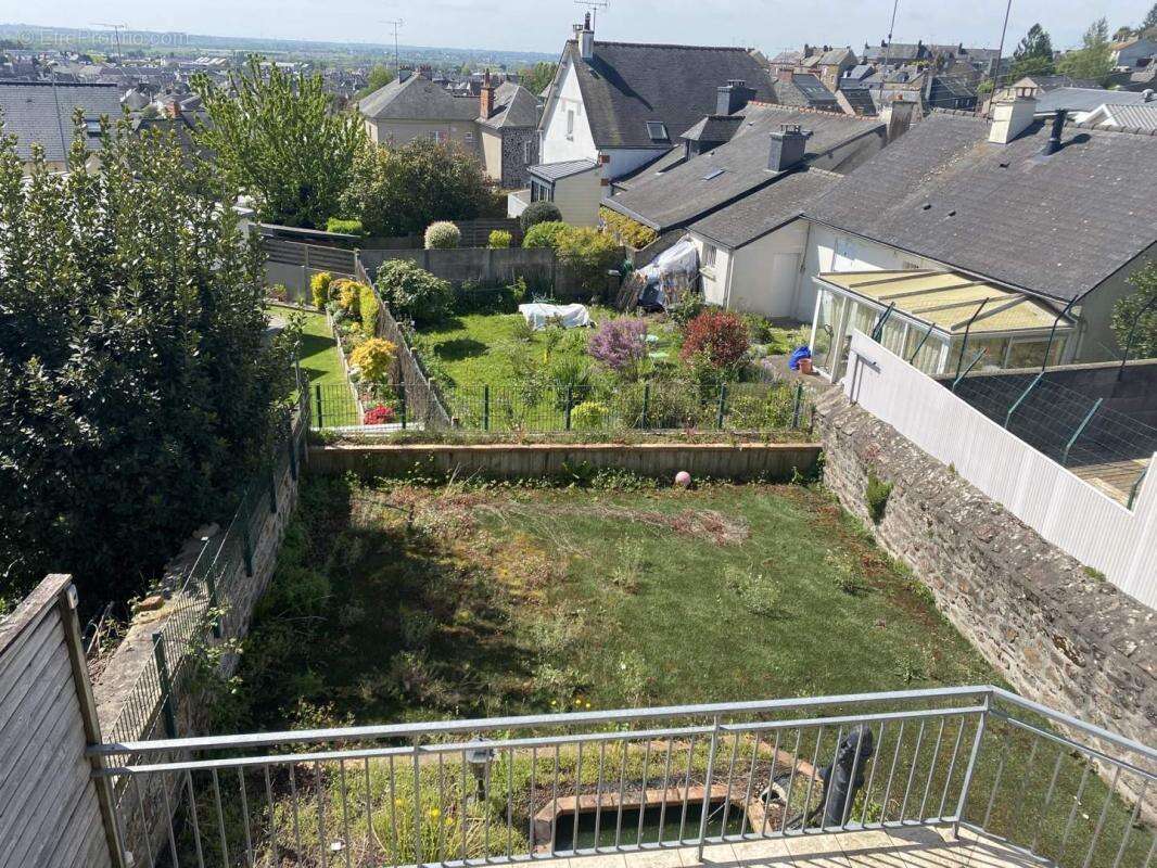 Maison à FOUGERES