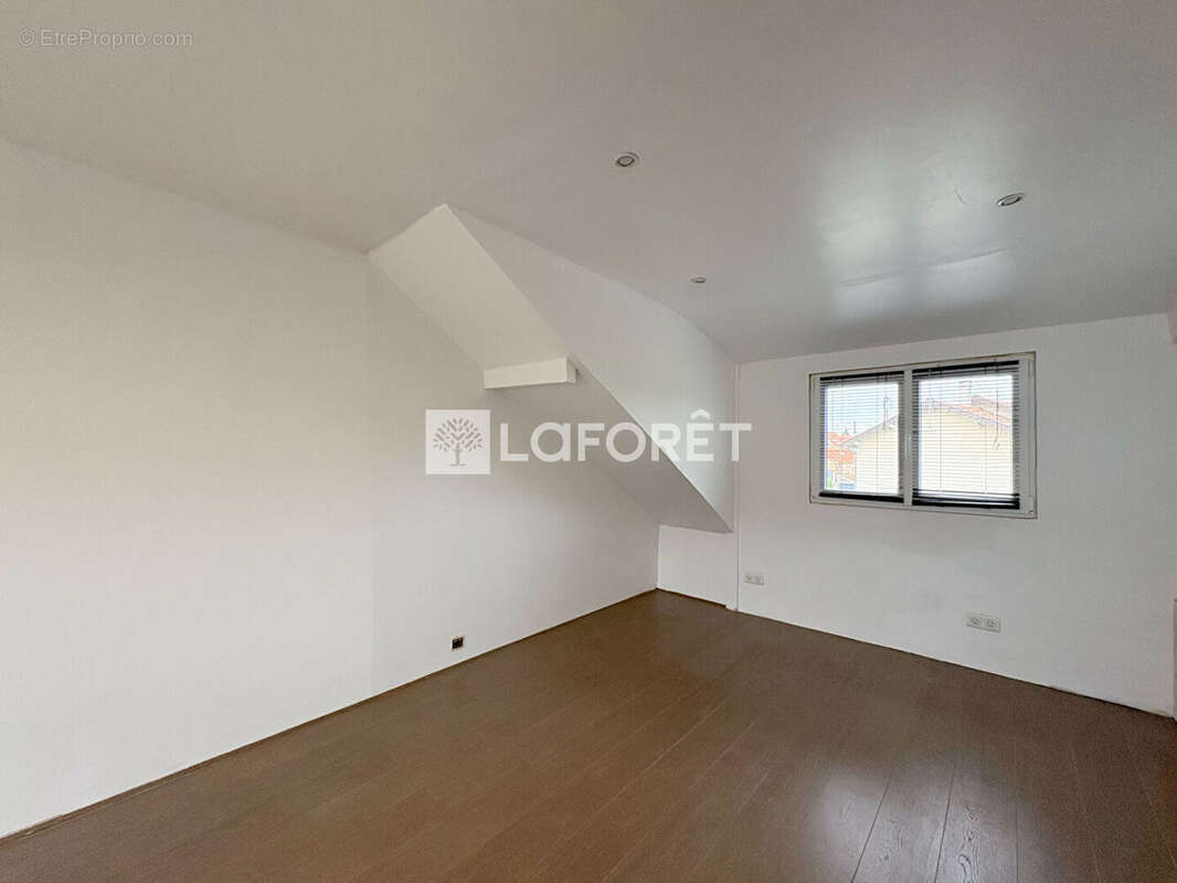 Maison à JUVISY-SUR-ORGE