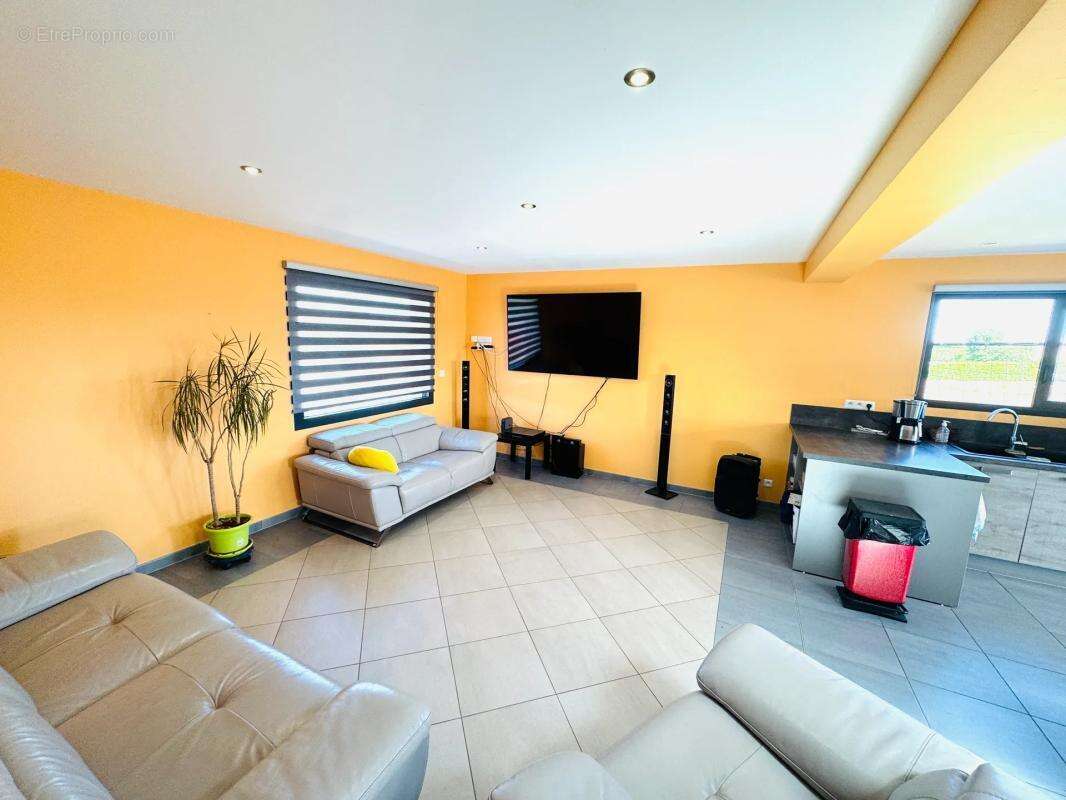 Maison de 5 pièces de 125 m² à Sainte-Foy - photo 3
