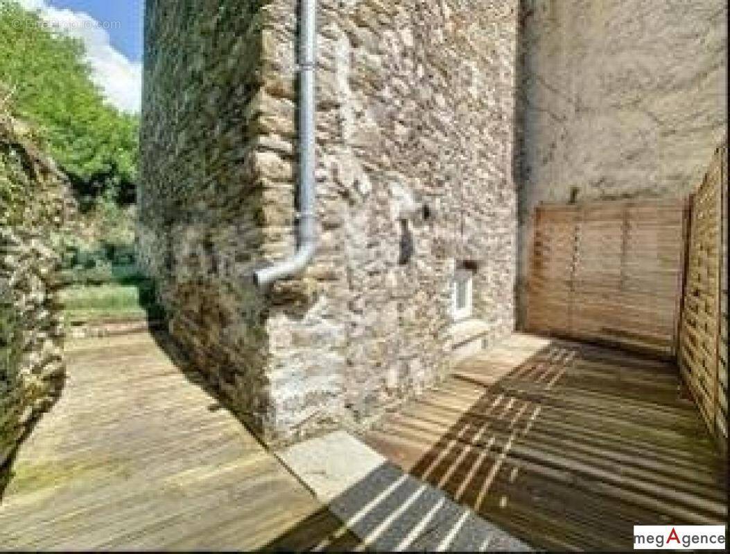 Maison à SAINT-ANDRE-DE-VALBORGNE