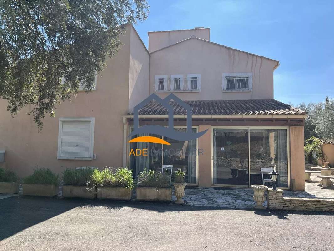 Maison à PEYROLLES-EN-PROVENCE