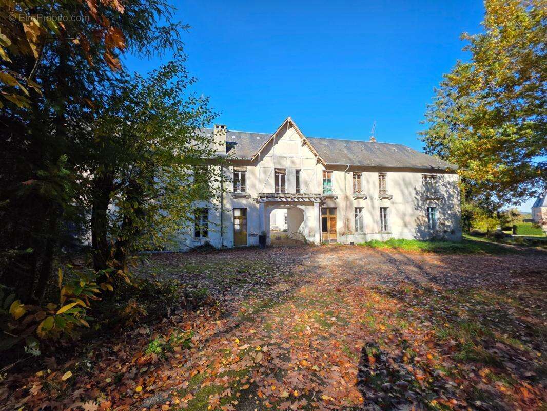 Gros potentiel pour cette tres belle propriete de 19ha avec chateau et batiment de + de 1200 m² - photo 35