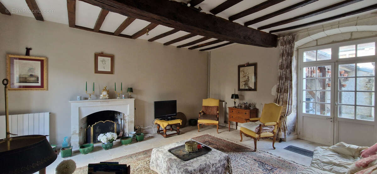 Maison à CHAMPIGNY-SUR-VEUDE