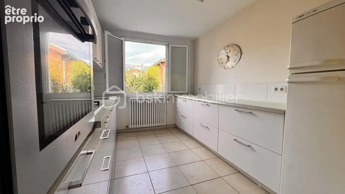 Maison de ville à fort potentiel — Grenoble (Écoles privées & transports à pied) - photo 7