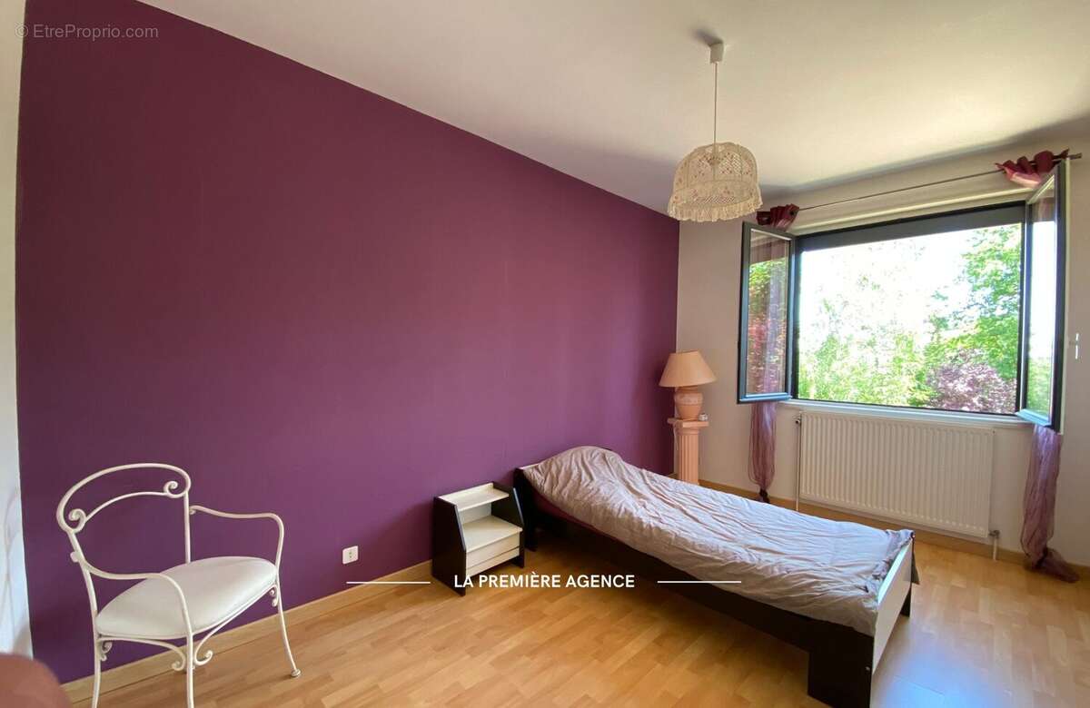 Maison 122 m² à Saint-Forgeux  - photo 8