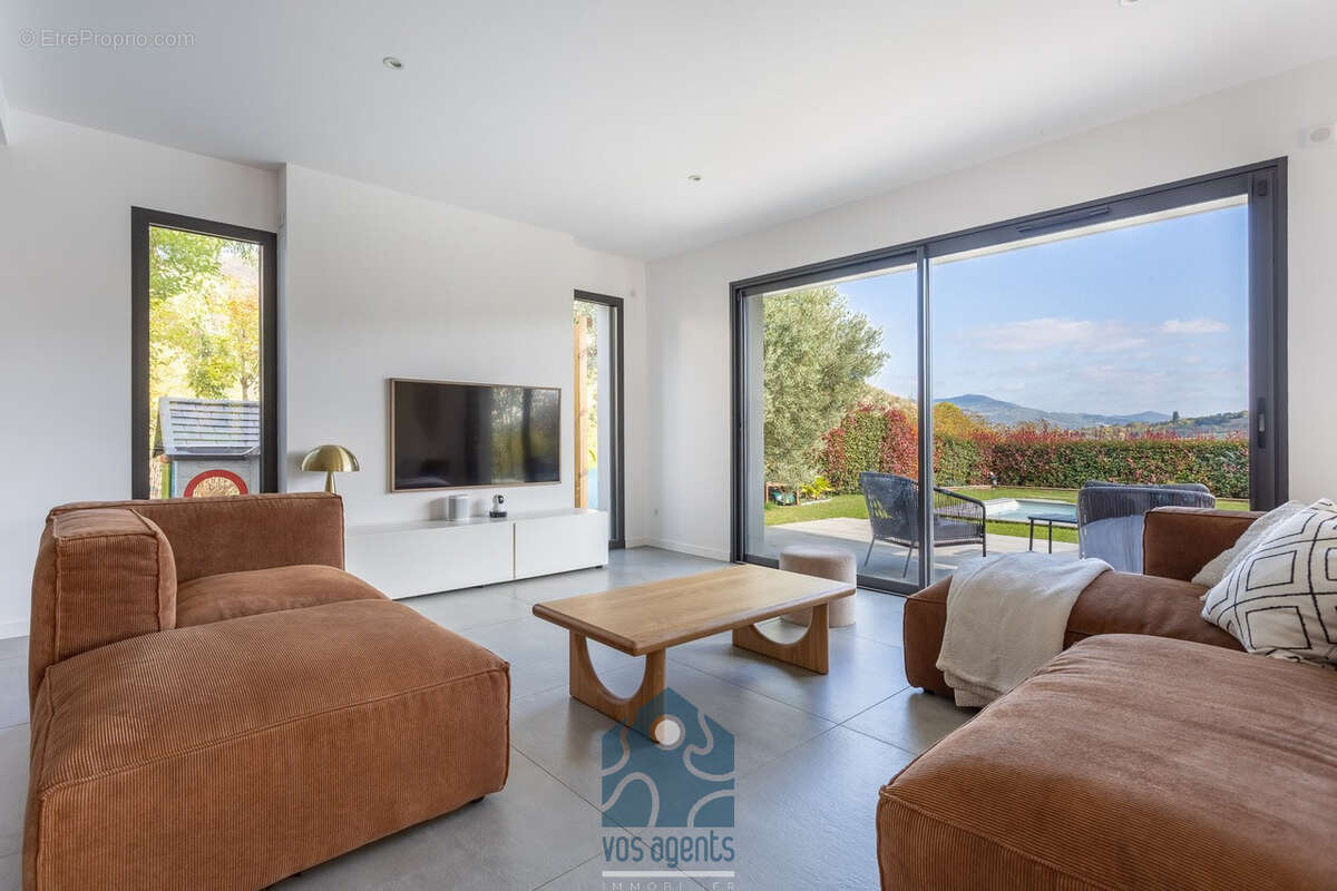 Maison à VEYRE-MONTON