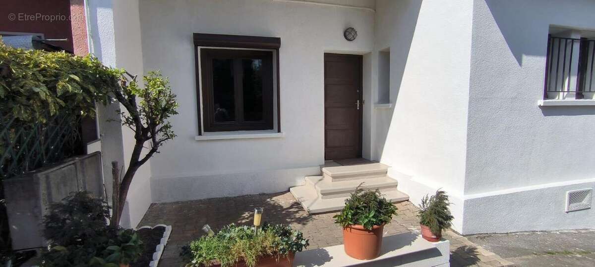 Photo 2 - Maison à SAINT-ETIENNE