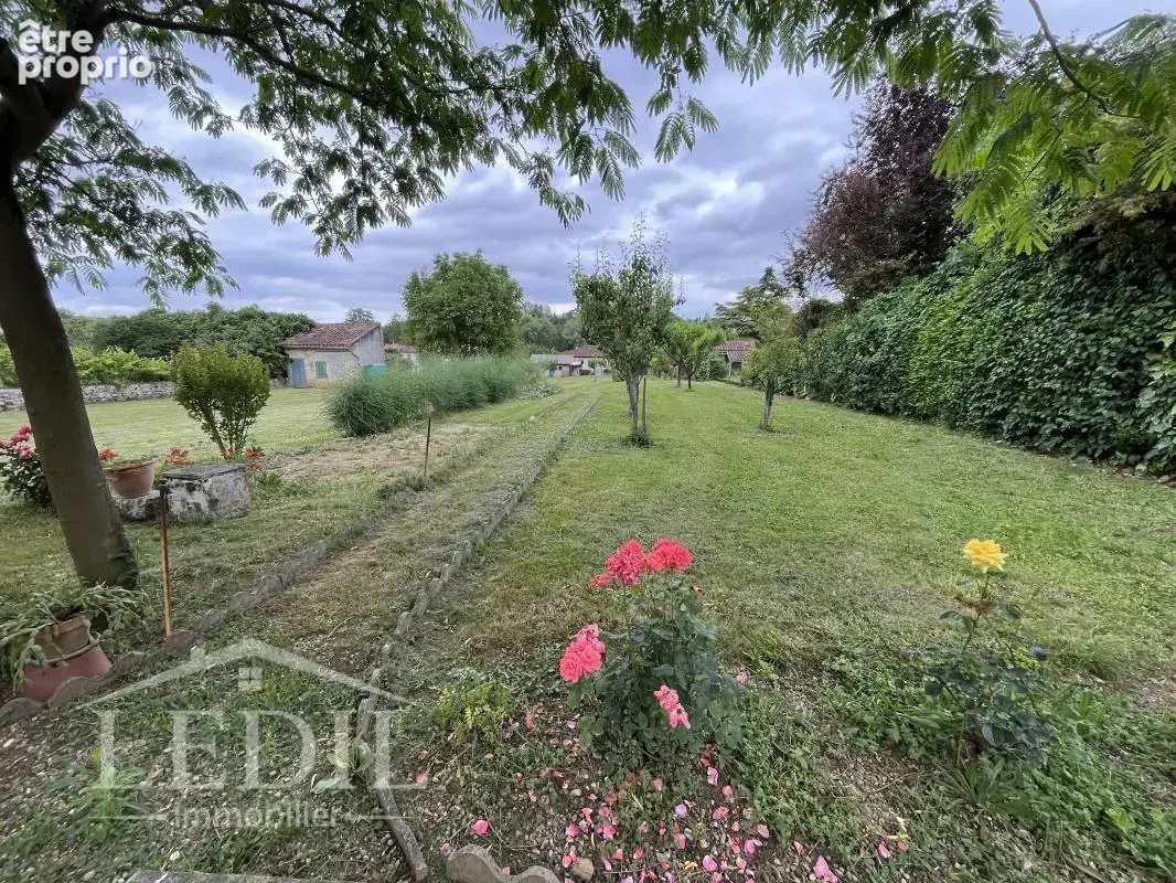 Maison de ville dans un coin de campagne - photo 3