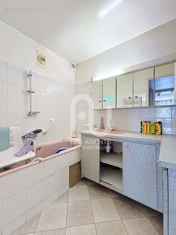 Appartement à VILLENEUVE-LA-GARENNE