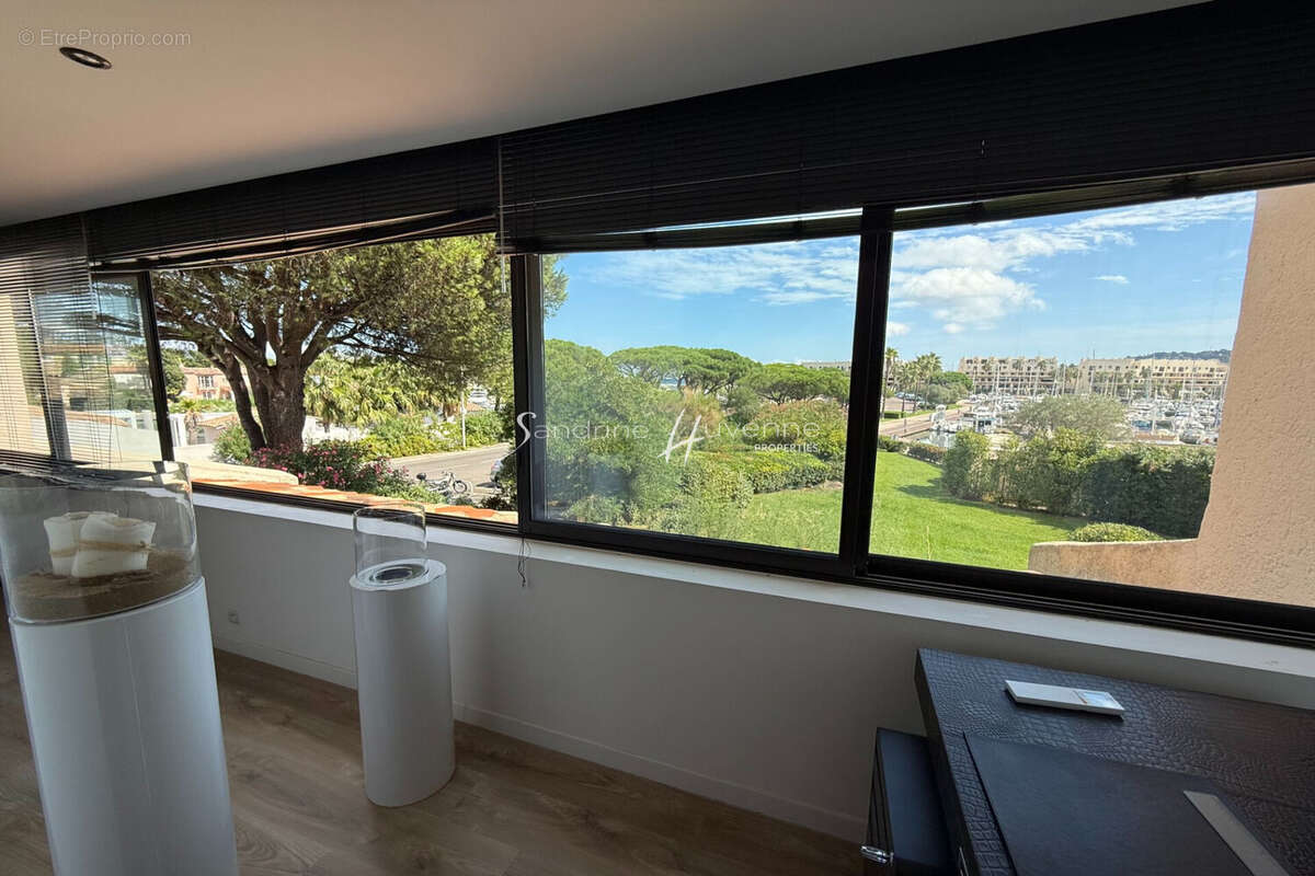 Appartement à COGOLIN
