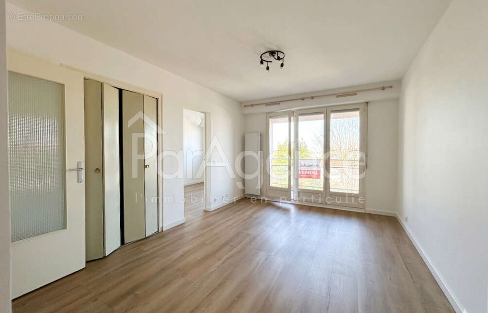 Appartement   Lumineux T2 à 800 m de la plage - photo 4