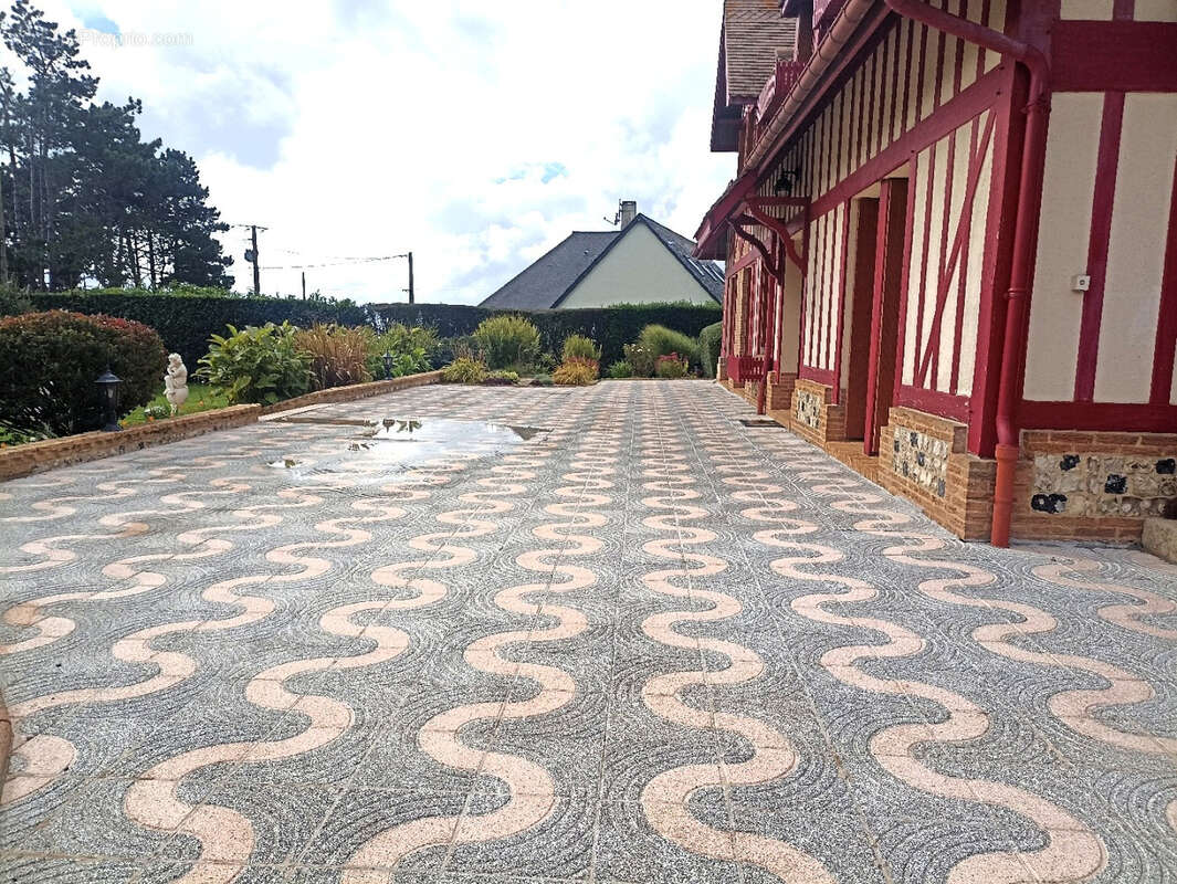 Maison à SAINT-JOUIN-BRUNEVAL