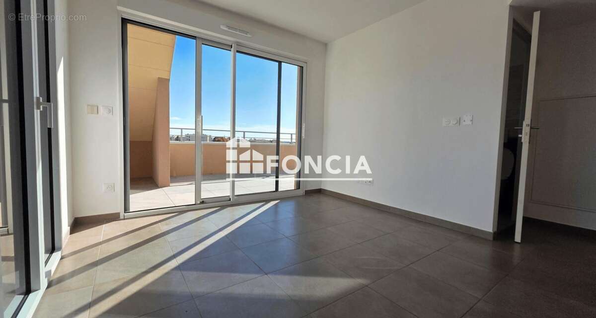 Appartement à VALLAURIS