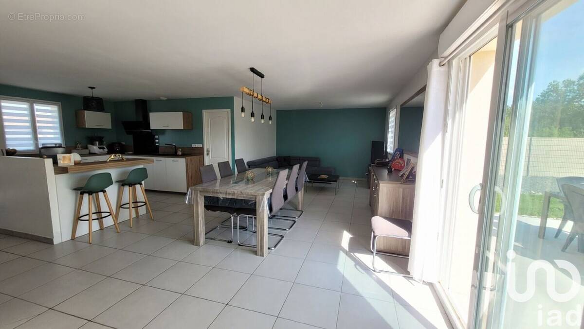 Photo 1 - Maison à LE POIRE-SUR-VELLUIRE