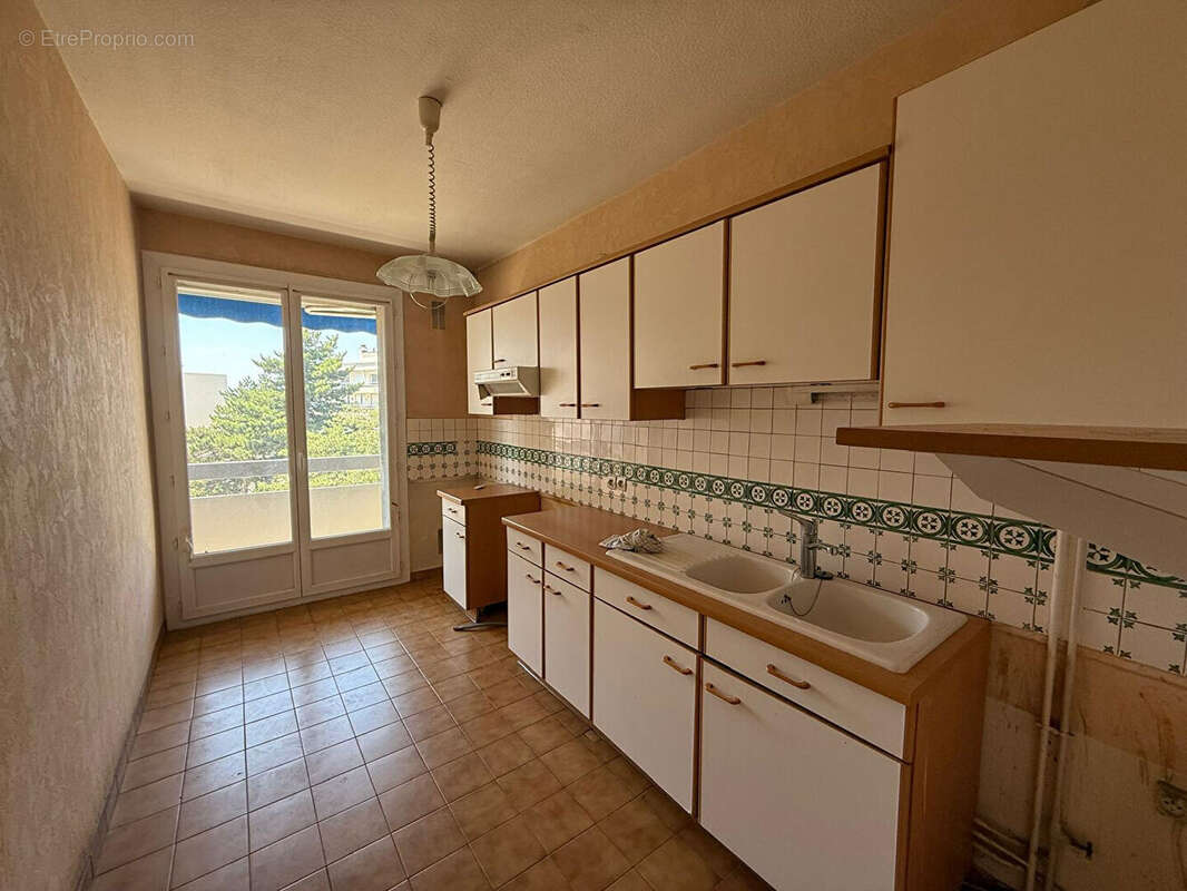 Appartement à LYON-8E