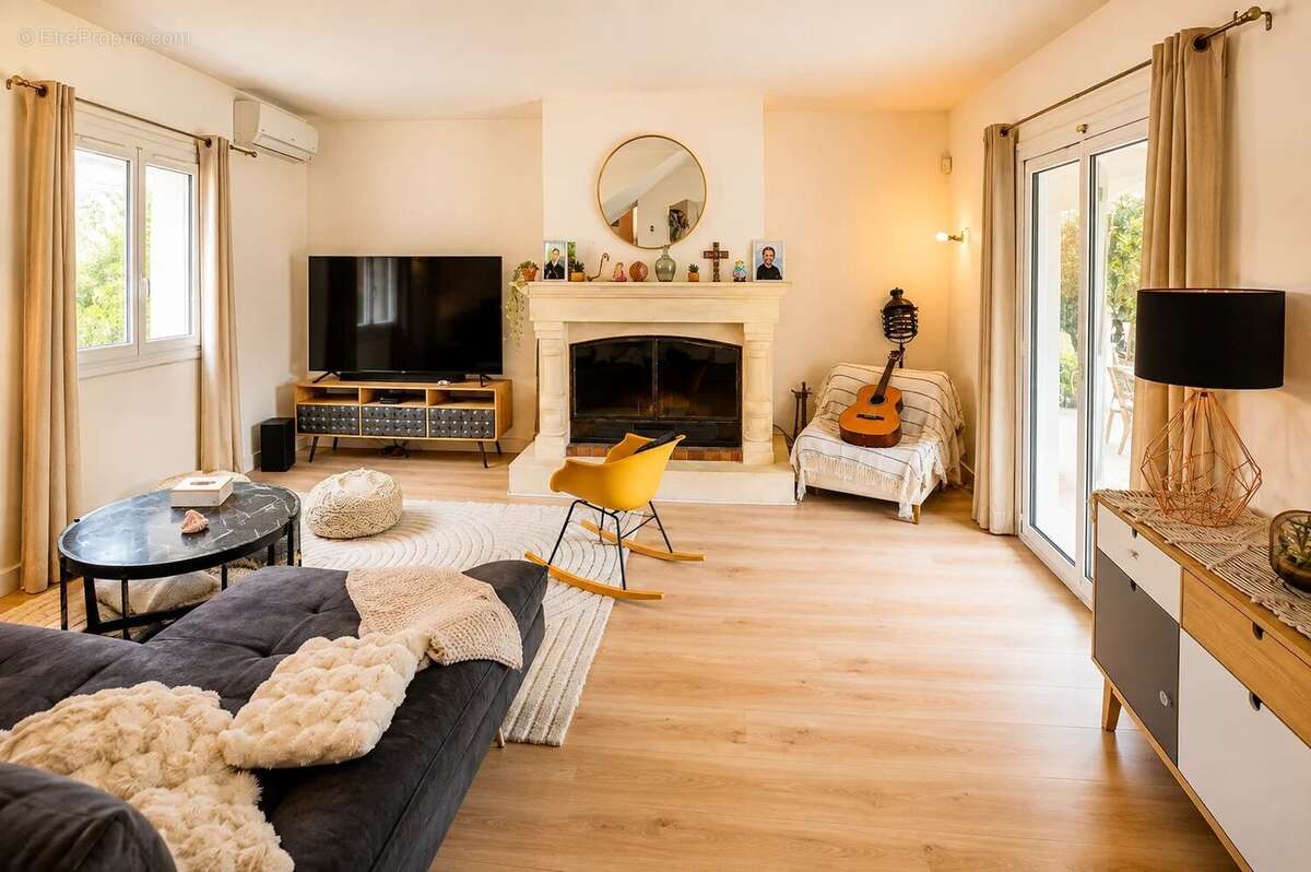 Exclusivité – Maison T7 de 217 m² avec double garage sur 1 794 m² à Combaillaux, à 5 minutes de Saint-Gély-du-Fesc - photo 6