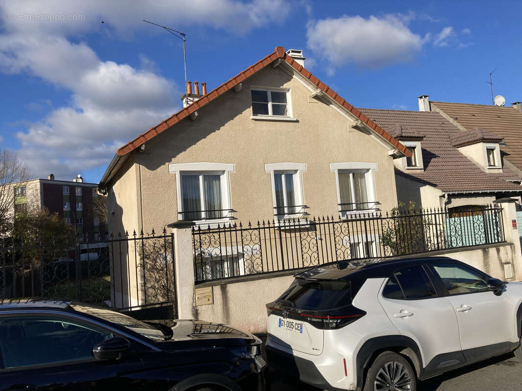 Maison à GARGES-LES-GONESSE