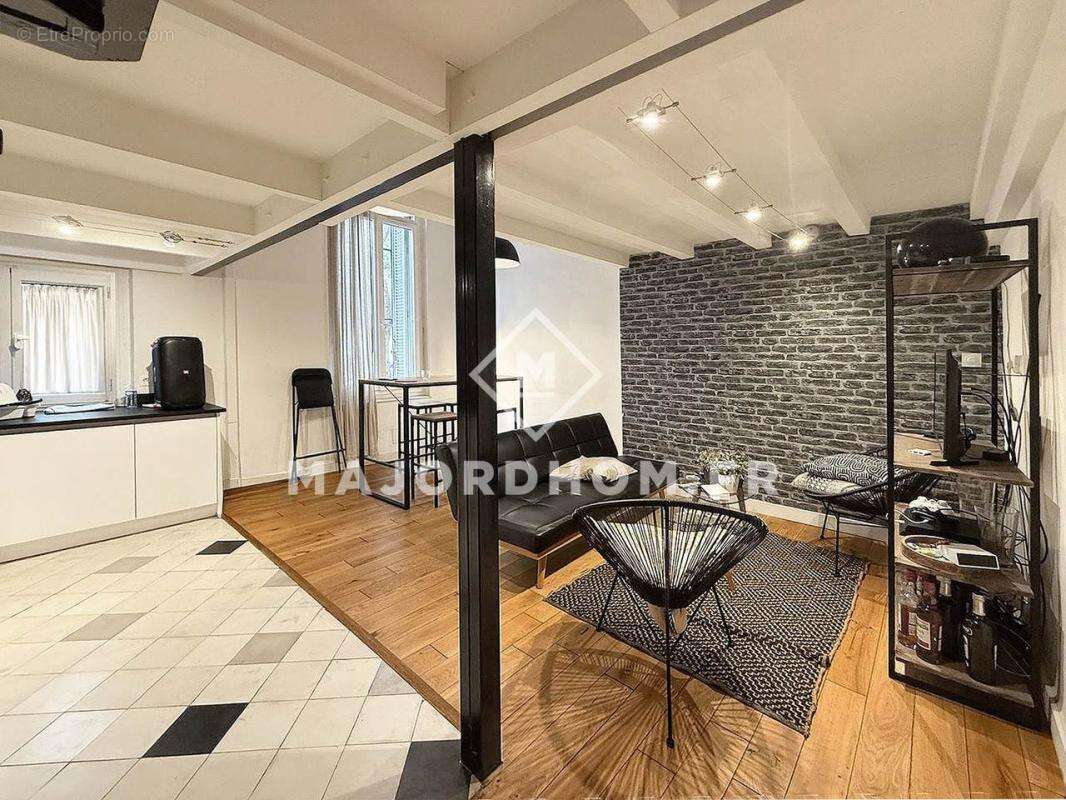 Appartement à MARSEILLE-6E