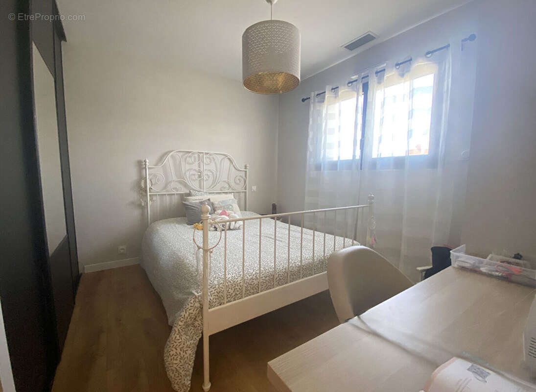 Maison à SERRES-CASTET