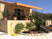 Maison à OPOUL-PERILLOS