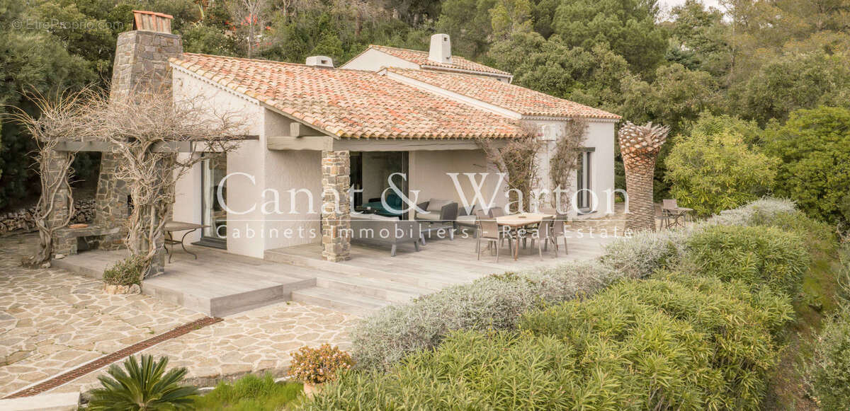 La croix valmer: villa rénovée avec piscine & vue mer - photo 3