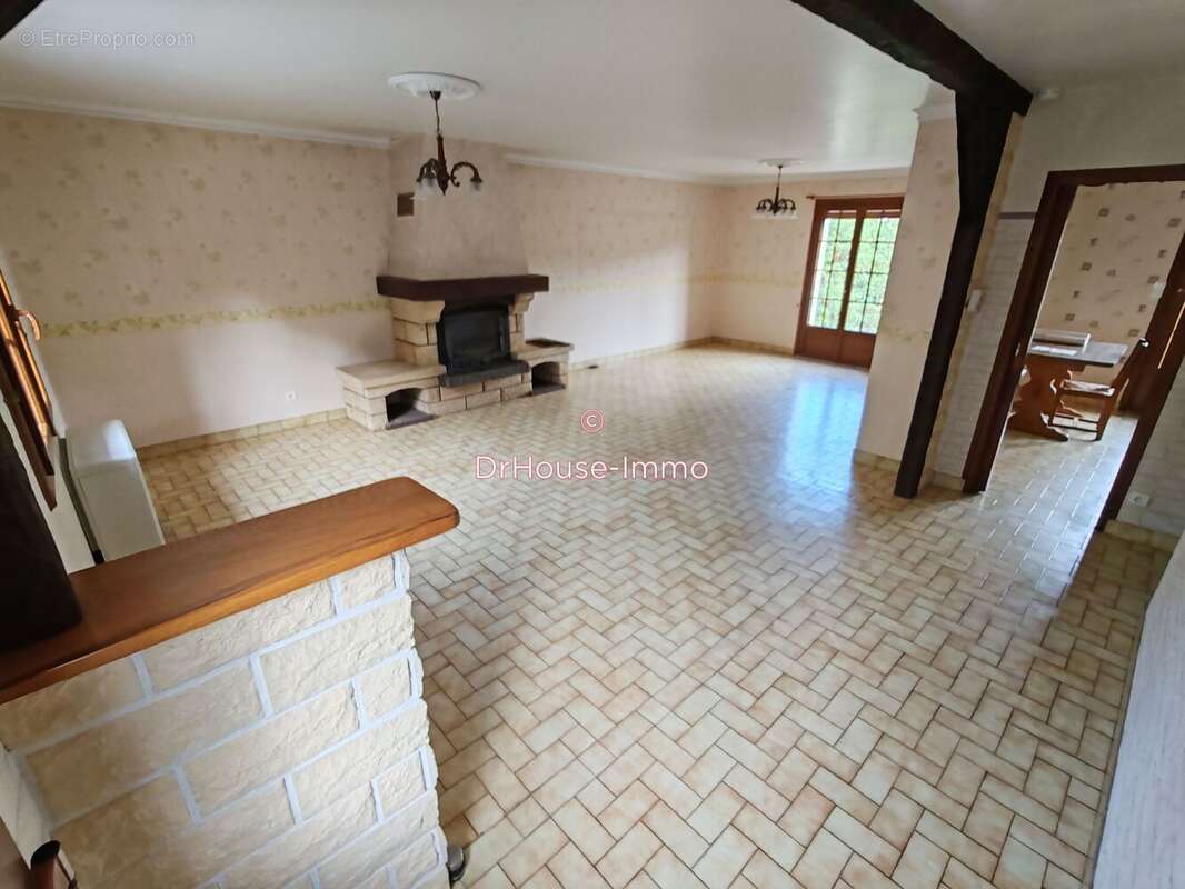 Maison à VAUX-SUR-VIENNE