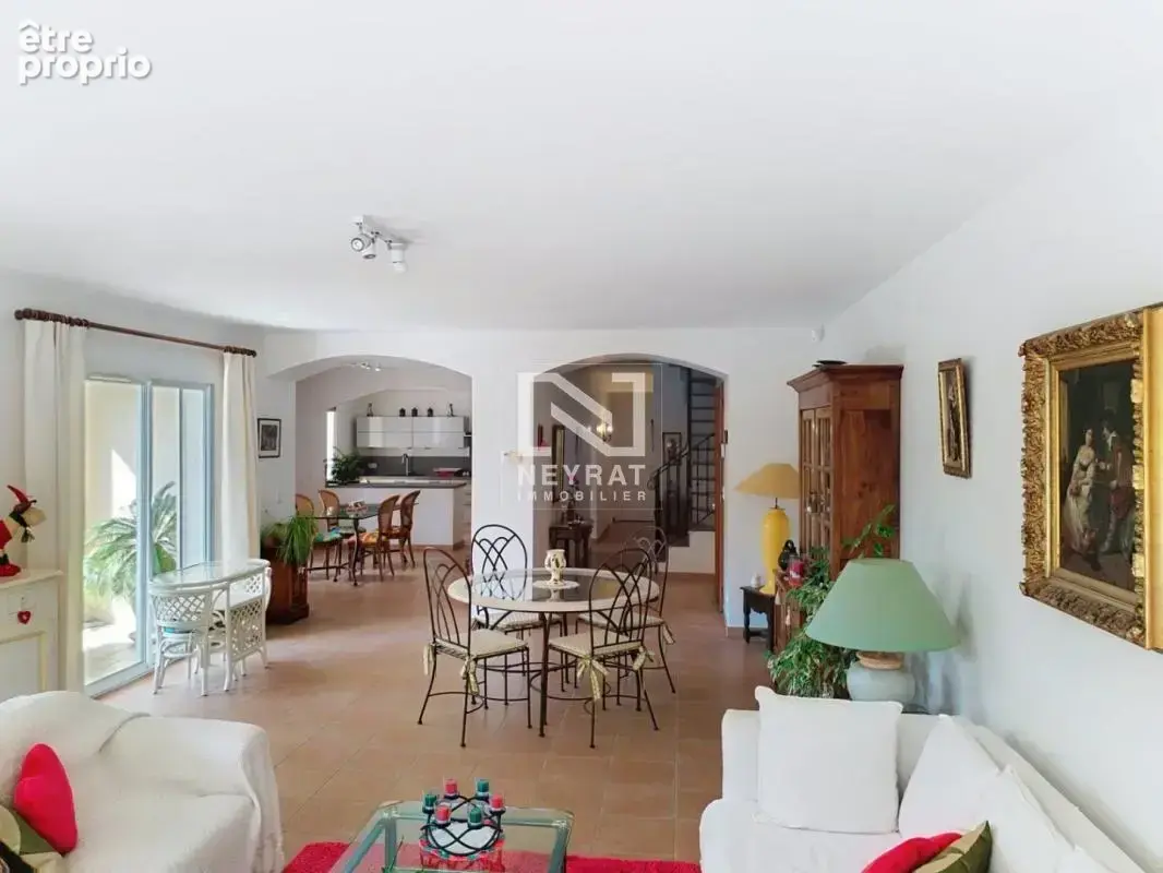Fayence – Élégante villa provençale avec piscine et jardin plat de 3 000 m² - photo 15