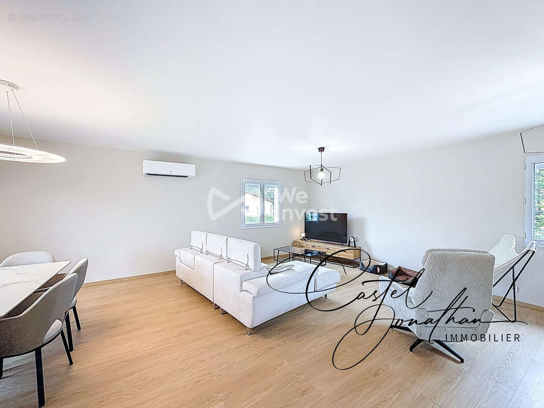 Maison 172 m² à Lapeyrouse-Mornay  - photo 5