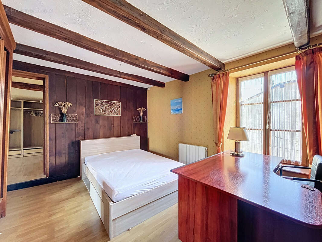 Maison à MENIL-LA-HORGNE