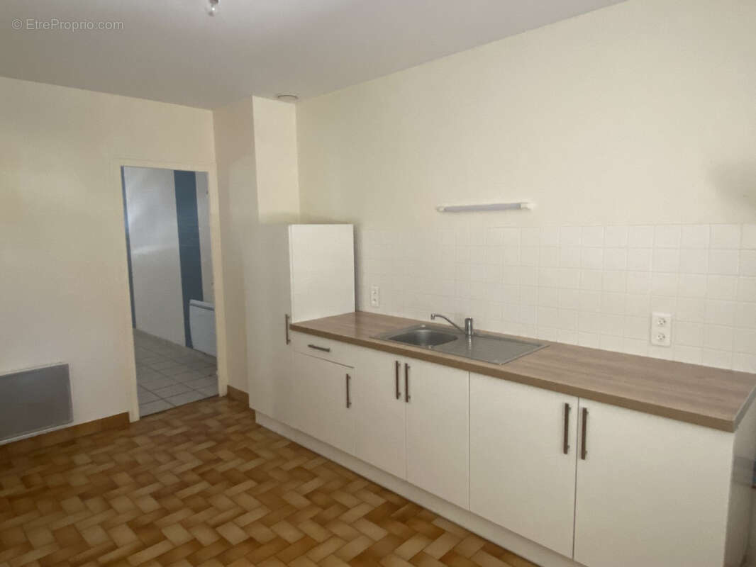 Appartement à SAINT-SORNIN-LAVOLPS