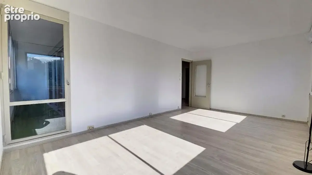 Appartement T3 2 chambres, loggia, stationnement privatif et 2 caves - photo 10