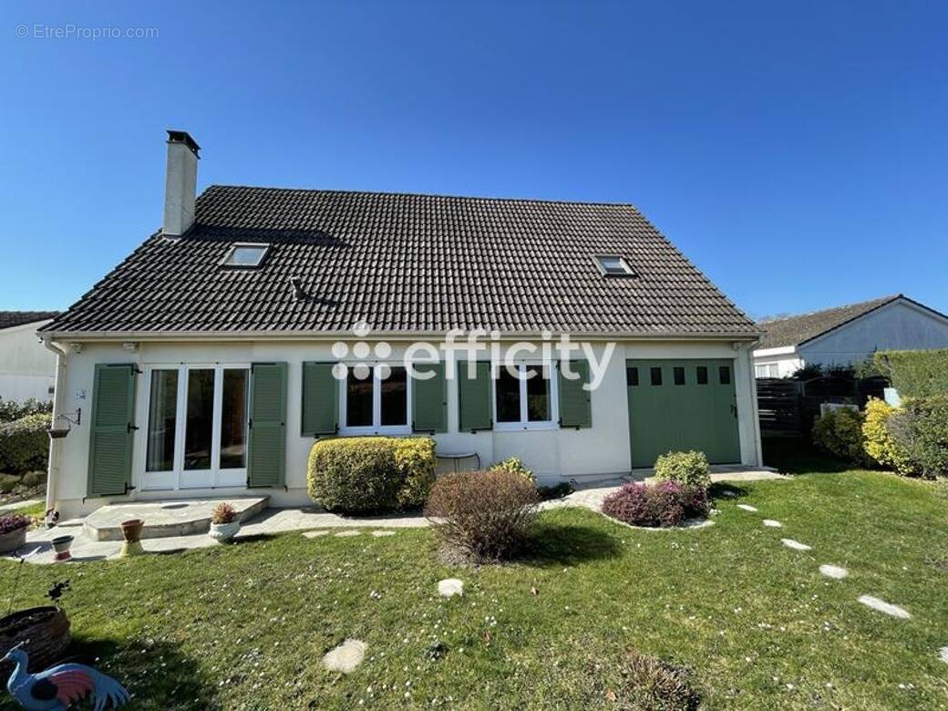 Maison à LE MEE-SUR-SEINE