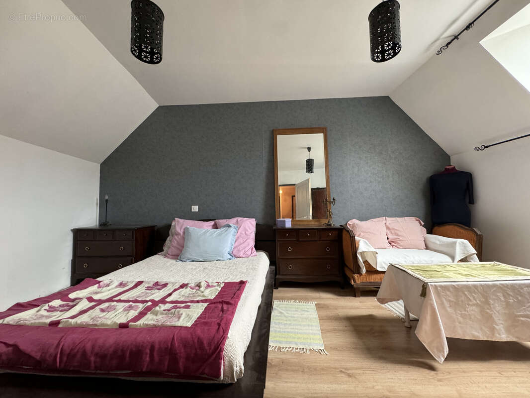 Maison à CHATEL-CENSOIR