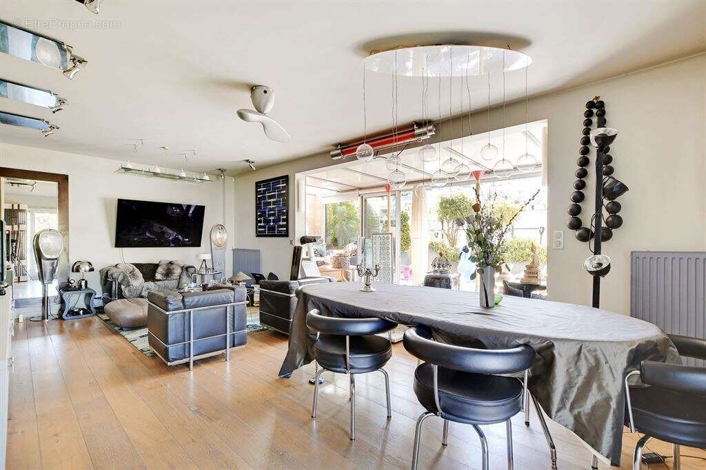 Appartement à PARIS-19E