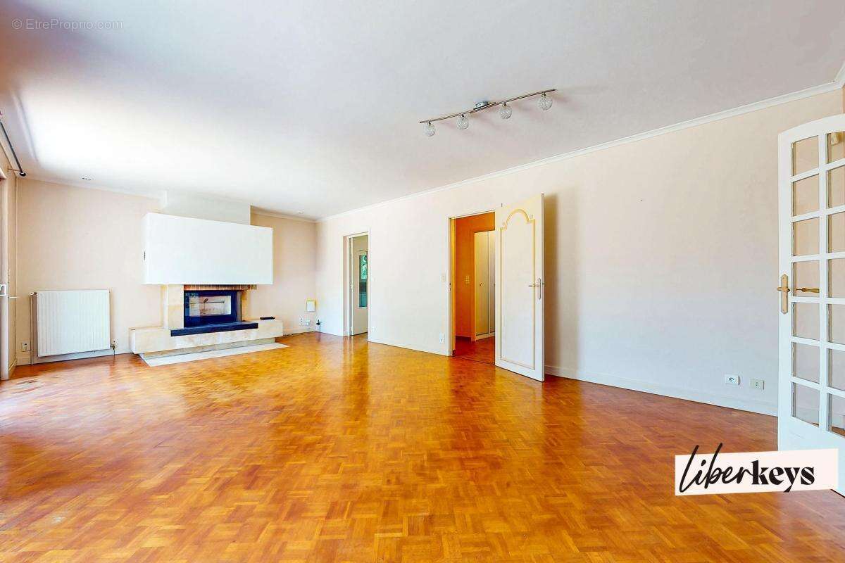 Saint Georges de Luzençon une propriété familiale où l espace ne manque jamais ! - photo 2