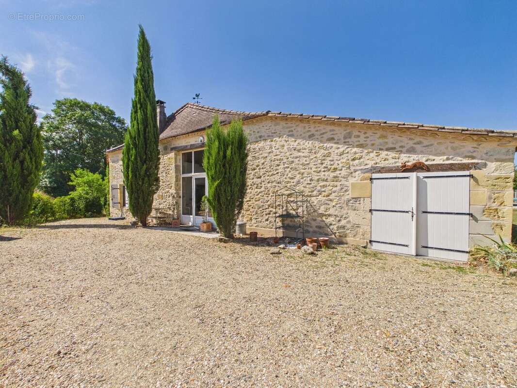 Charmante ferme avec maison d'amis, grange, piscine et vue panoramique sur la campagne - photo 18