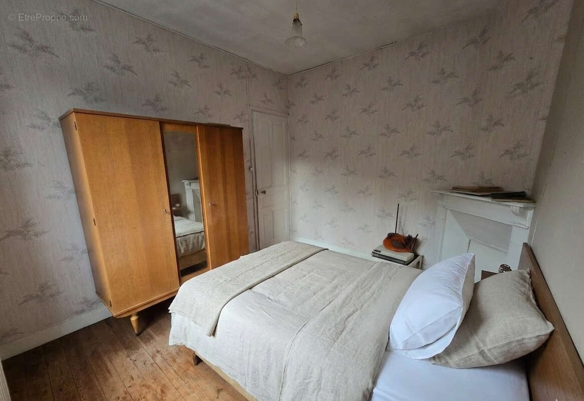 Maison à MENESLIES
