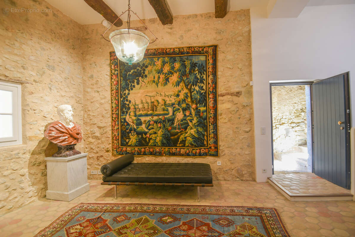 Maison à CHATEAUNEUF-GRASSE