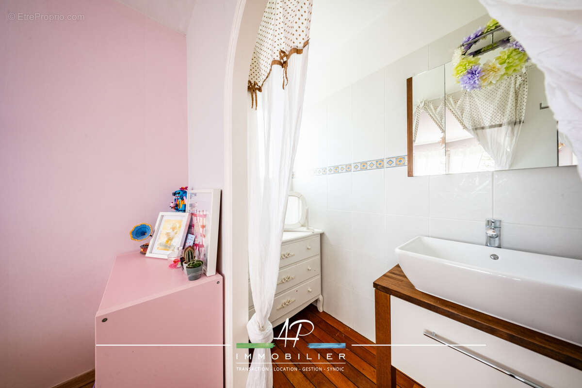 Maison à BELLENEUVE