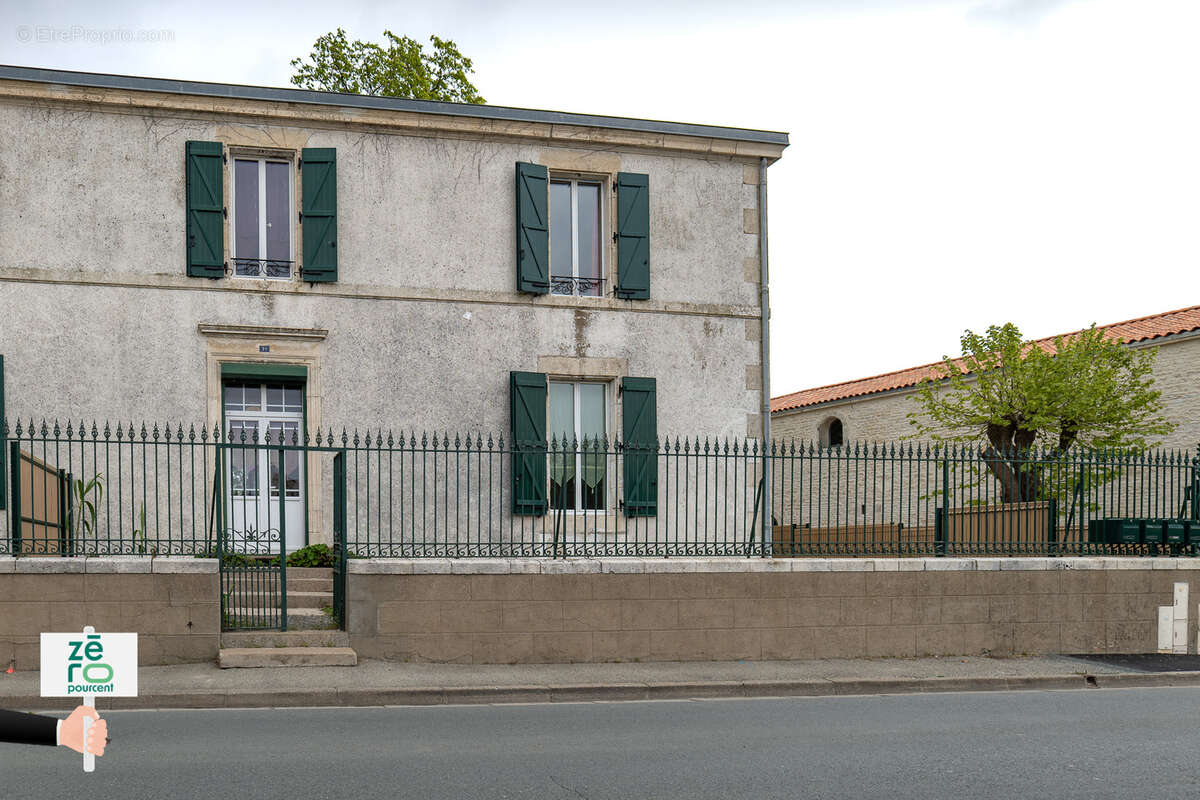 Maison à CHAMPAGNE-LES-MARAIS