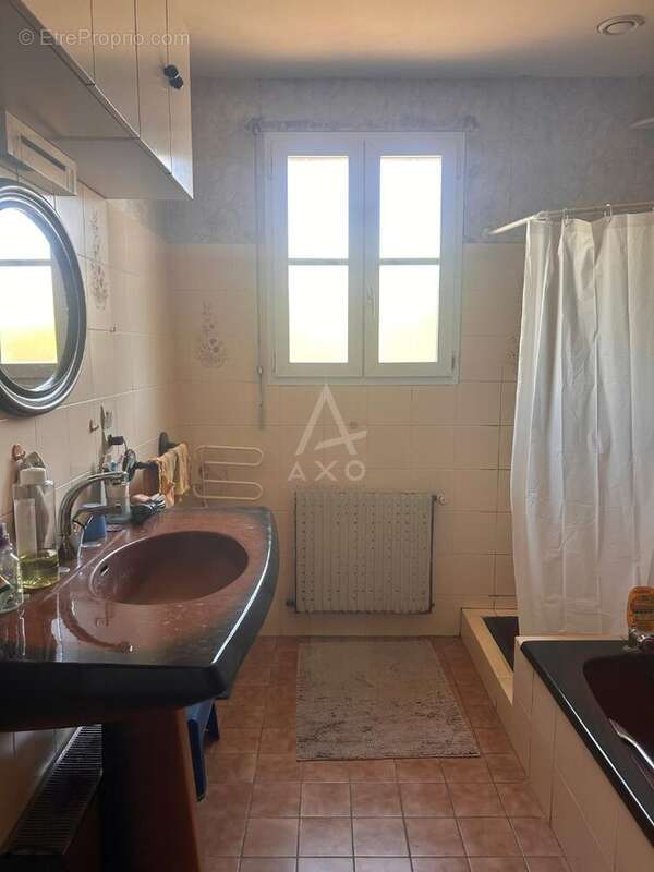 Maison sous sol, dépenance et grand terrain. - photo 8