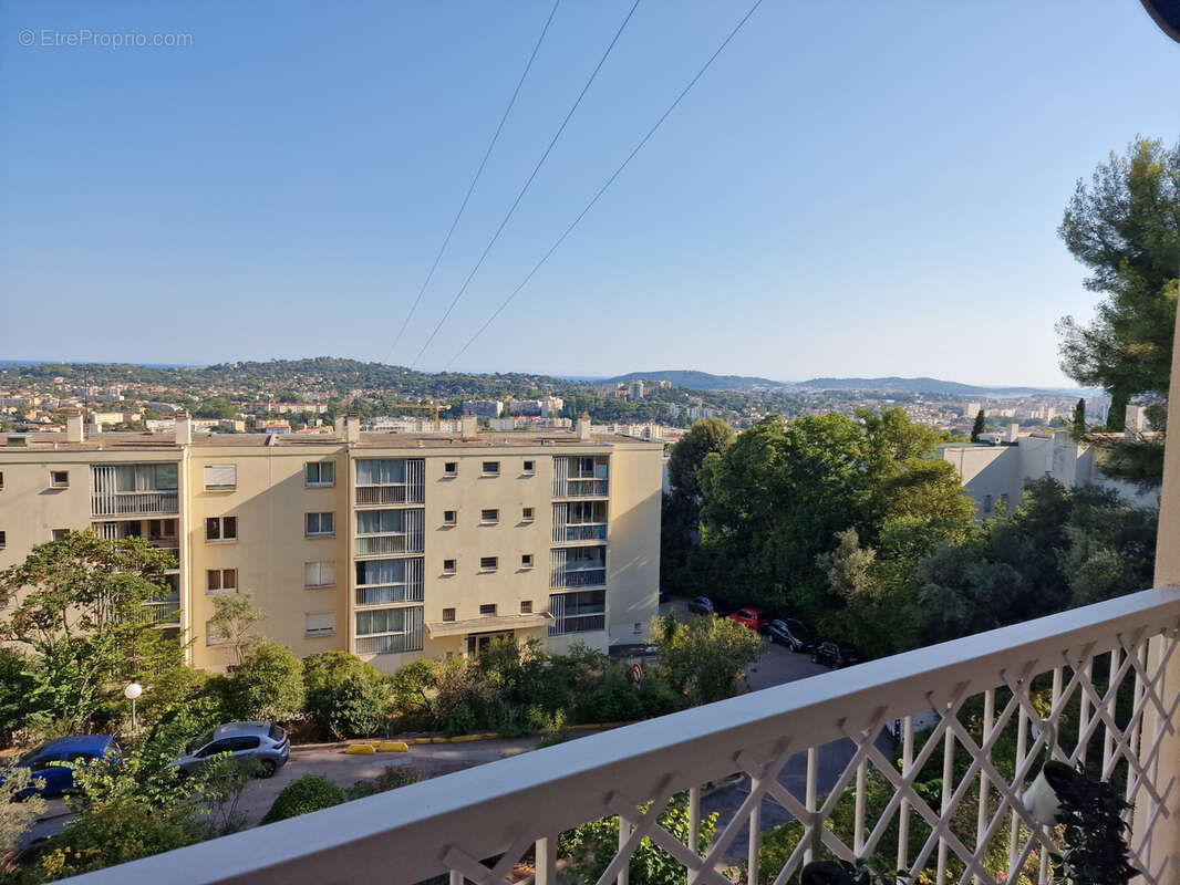 À acheter à Toulon : grand appartement avec terrasse - photo 3