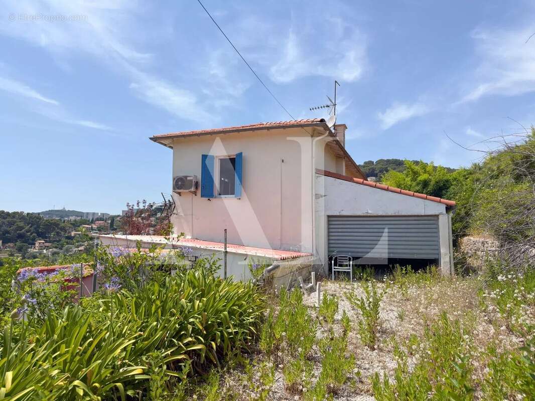 Maison à VALLAURIS